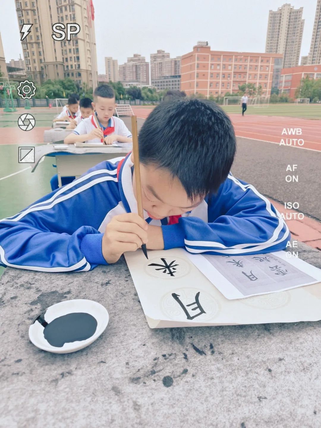 蕲春县实验小学漕河校区开展“ 妙笔绘童心翰墨书未来”百人现场书画活动-第17张图片-蕲春在线