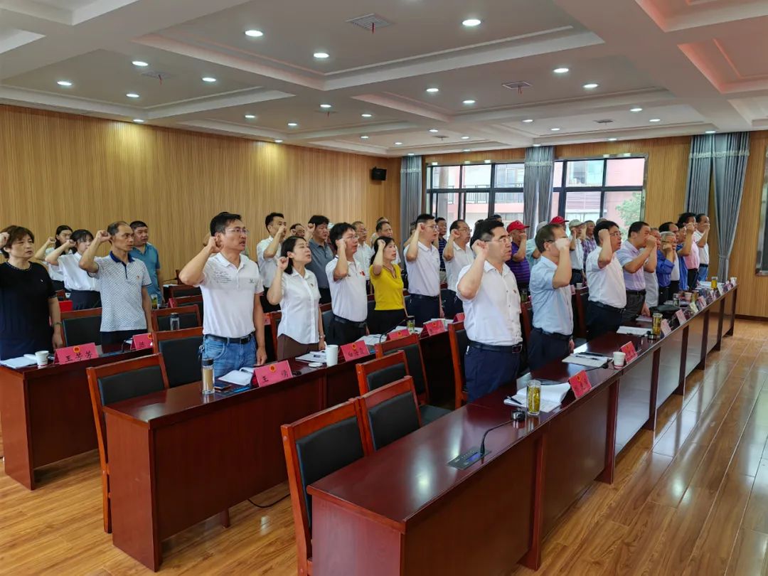 学《条例》忆初心 强担当促发展——蕲春县人大机关党支部、老干党支部联合开展七月份“支部主题党日”活动庆祝建党103周年-第3张图片-蕲春在线