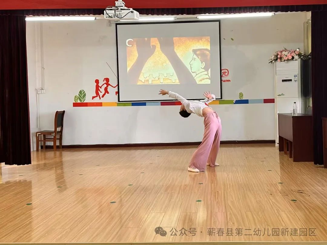 竞技展风采 匠心谱芳华——蕲春县第二幼儿园新教师基本功大赛-第35张图片-蕲春在线